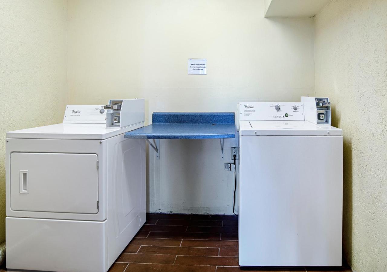 Red Roof Inn & Suites Greenwood, Sc Εξωτερικό φωτογραφία