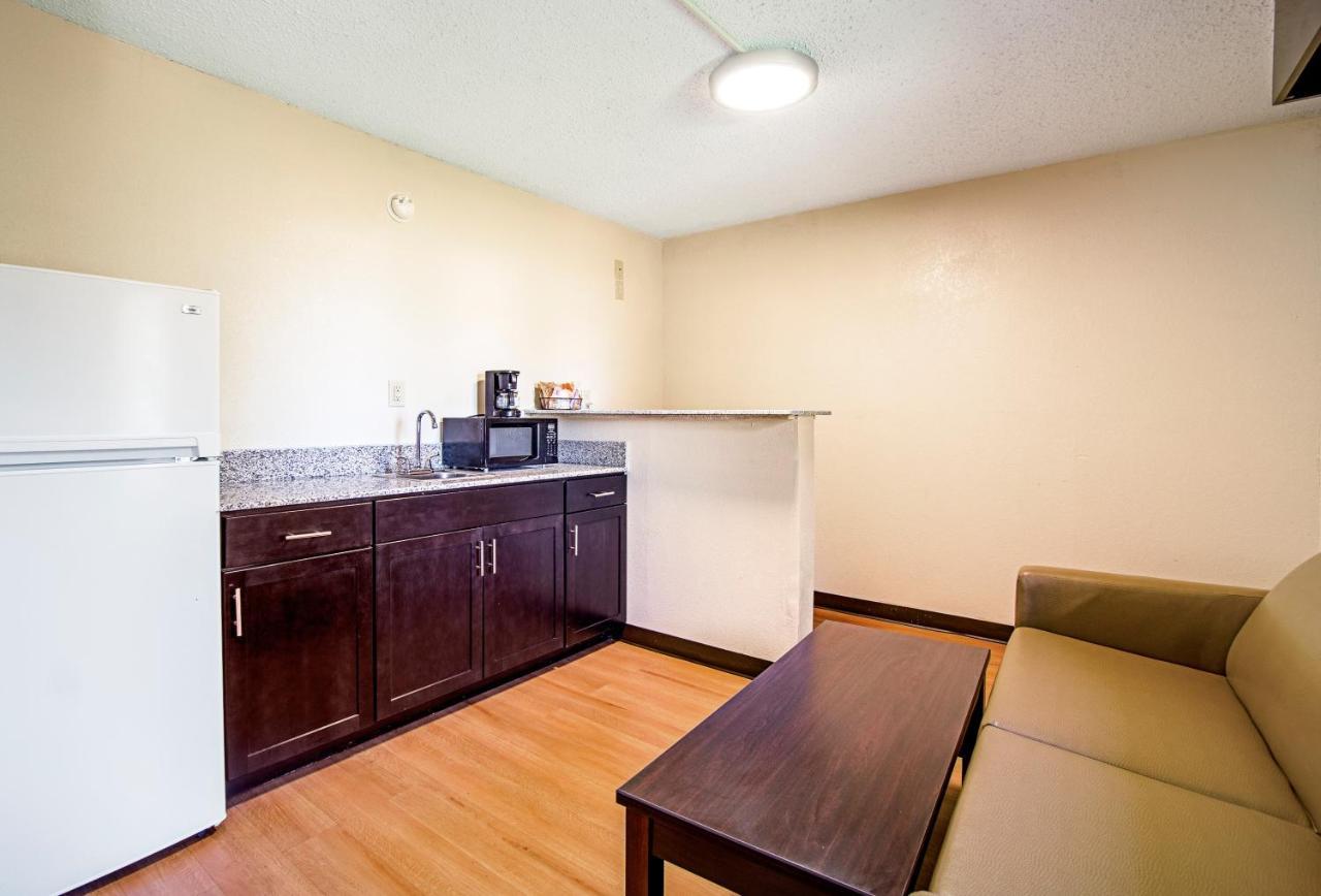 Red Roof Inn & Suites Greenwood, Sc Εξωτερικό φωτογραφία