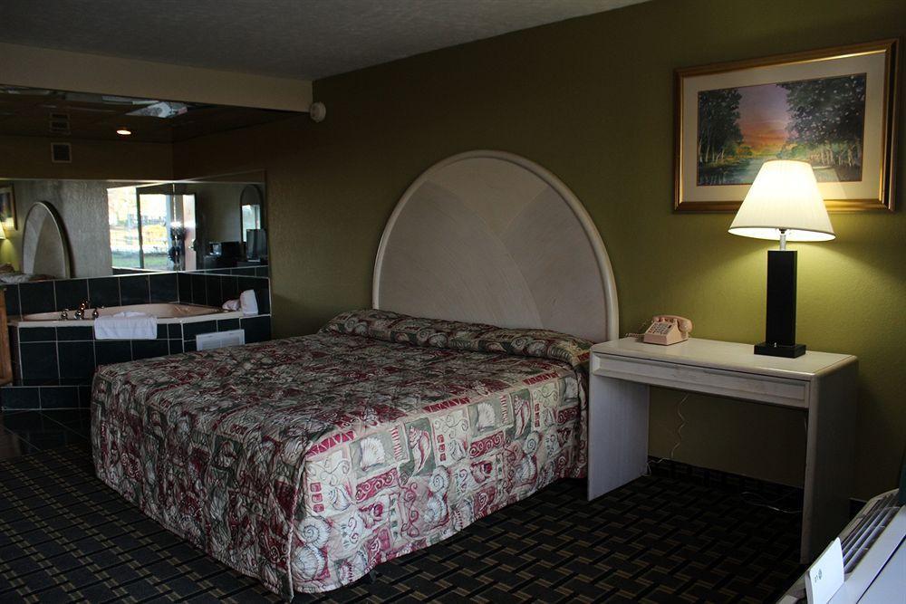 Red Roof Inn & Suites Greenwood, Sc Εξωτερικό φωτογραφία