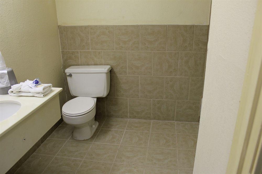 Red Roof Inn & Suites Greenwood, Sc Εξωτερικό φωτογραφία